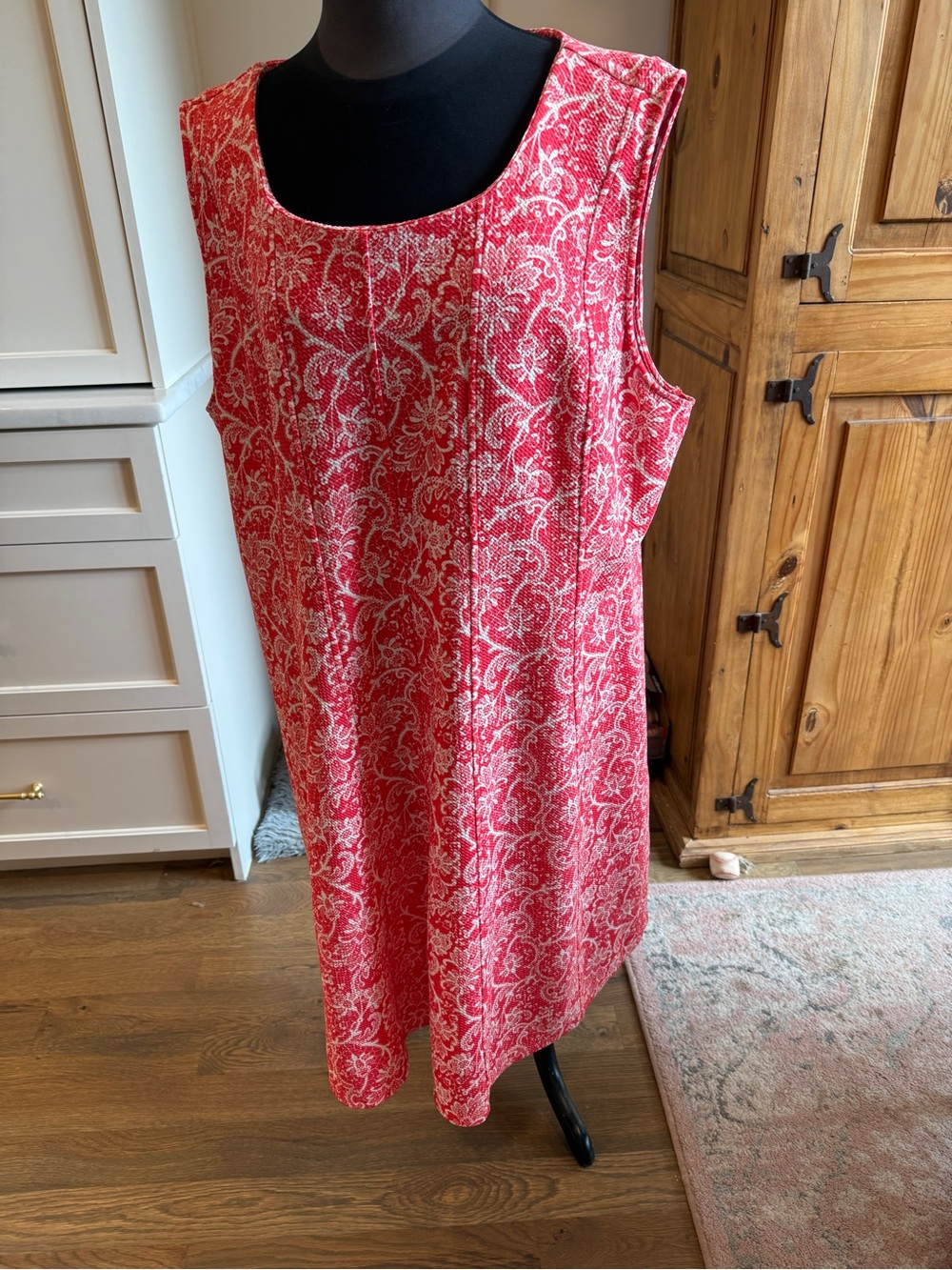 Sleeveless Coral Pink & White Printed Shift Dress